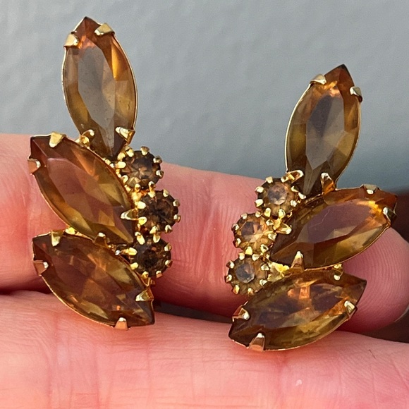 VINTAGE Prong Set Topaz Marquise Navette Clip Earrings - Picture 1 of 17